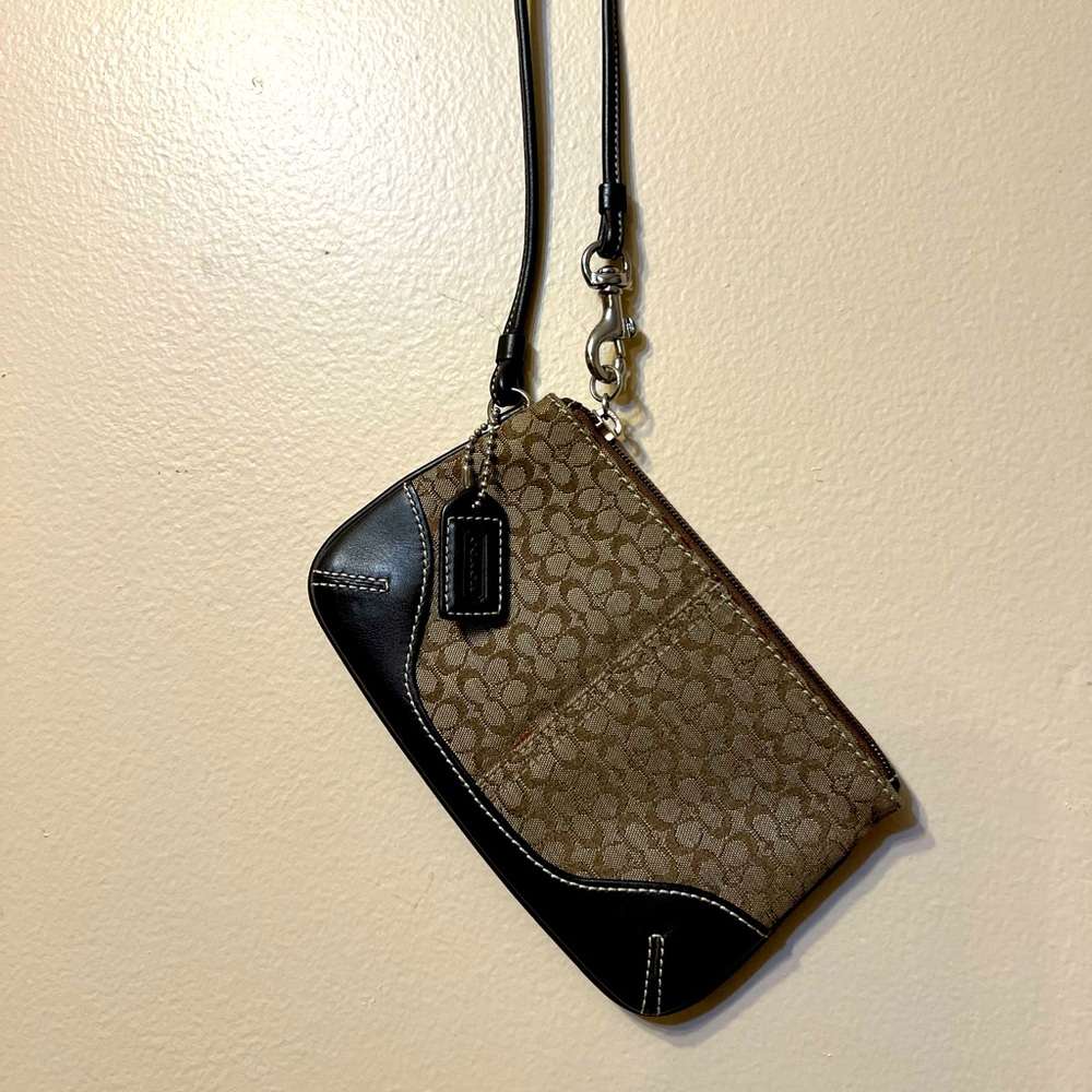 Coach Signature Small Wristlet